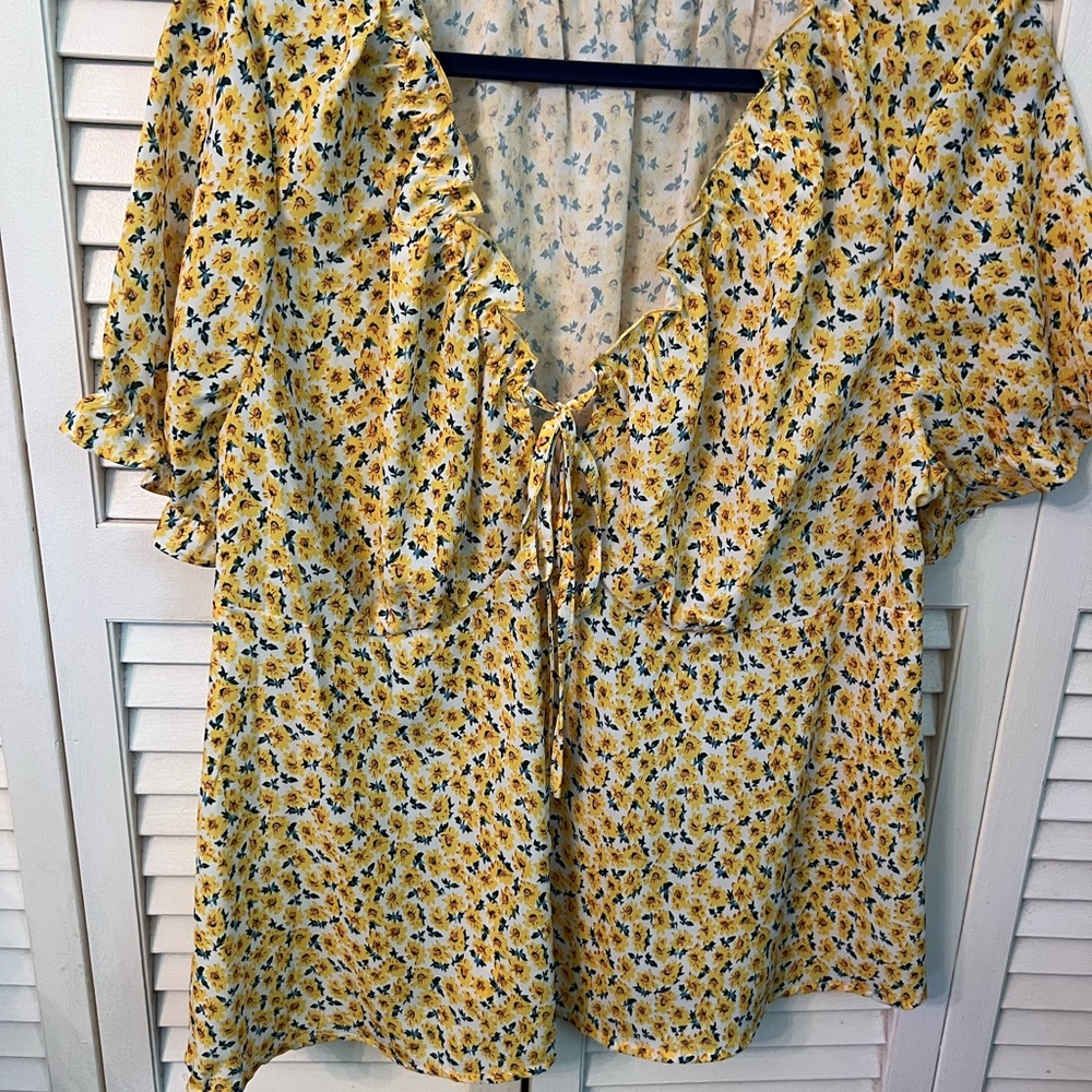 SHEIN Mustard Floral Ruffle Blouse